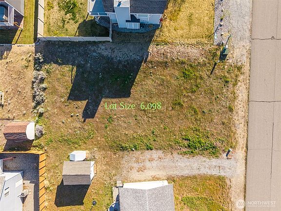 4th image of 185 E Entiat Drive