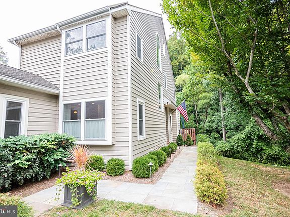 2nd image of 429 Wooded Way