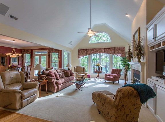 2nd image of 1429 Southpointe Dr #0