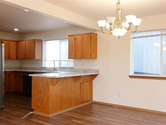4th image of 13319 108th Ave E