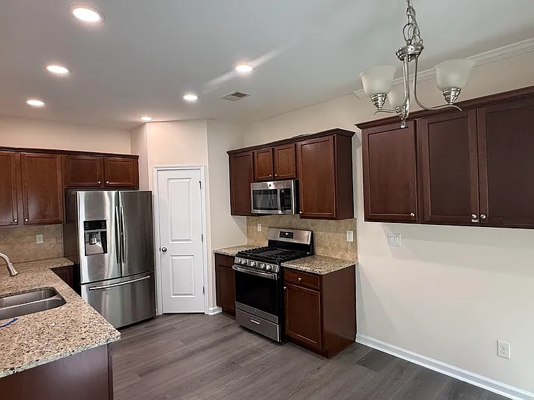 13440 Gardiner Ln — Photo 4