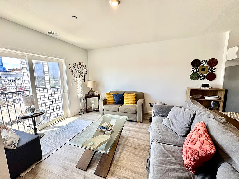 915 N Broad St #605 — Photo 1