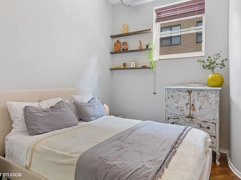 2015 W Willow St #102 — Photo 8