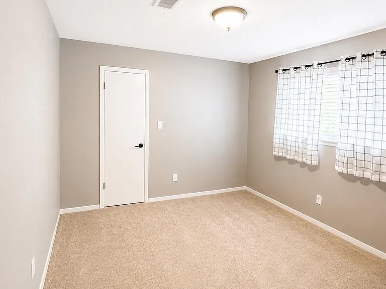 2239 Highland Hills Dr — Photo 25