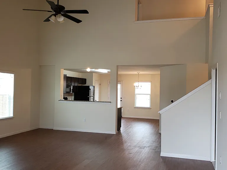 503 Luna Vista Dr — Photo 5