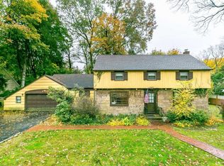 260 Jericho Tpke, Westbury, NY 11590