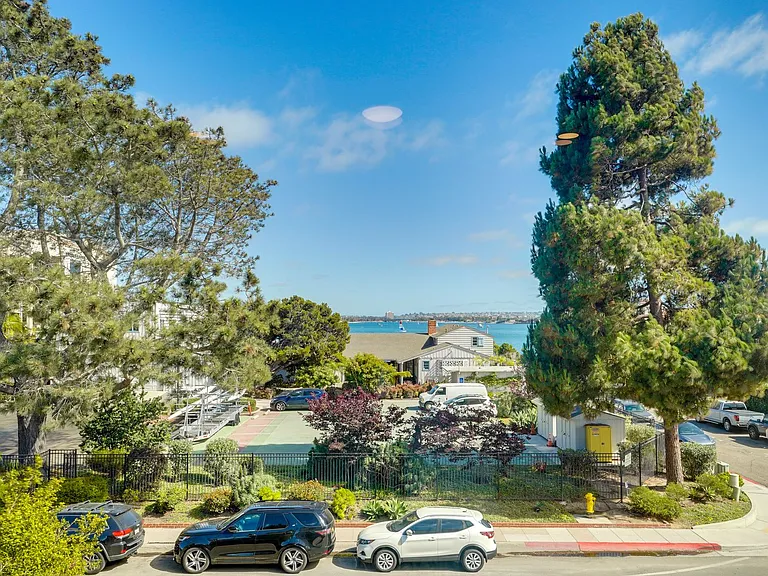 1102 Pacific Beach Dr — Photo 37
