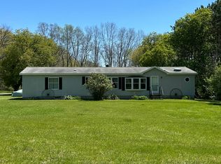 2240 Whites Bridge Rd, Belding, MI 48809