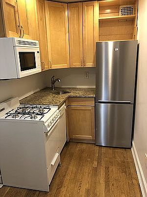 3rd image of 22 W 90th St APT 1F