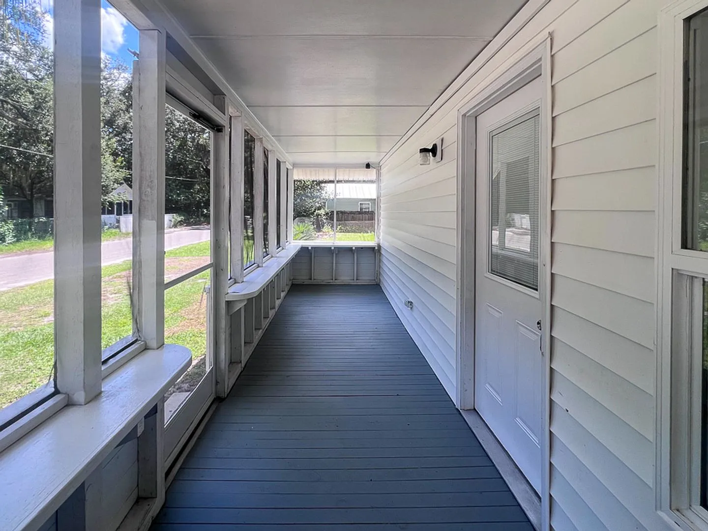 Pet Friendly 2BR/2BA + Flex Space off Waldo Road! — Photo 2