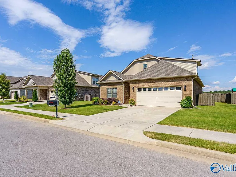 3031 Greenway Cir SE — Photo 4