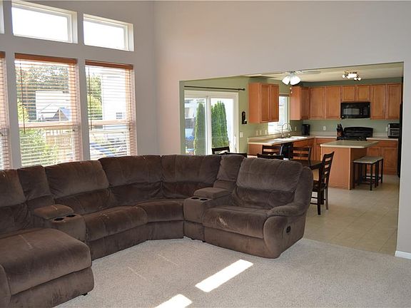 4th image of 1009 Caxton Ln