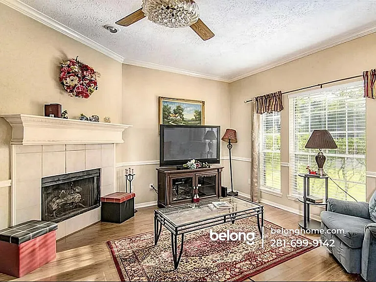 431 N Hampton Ct — Photo 4