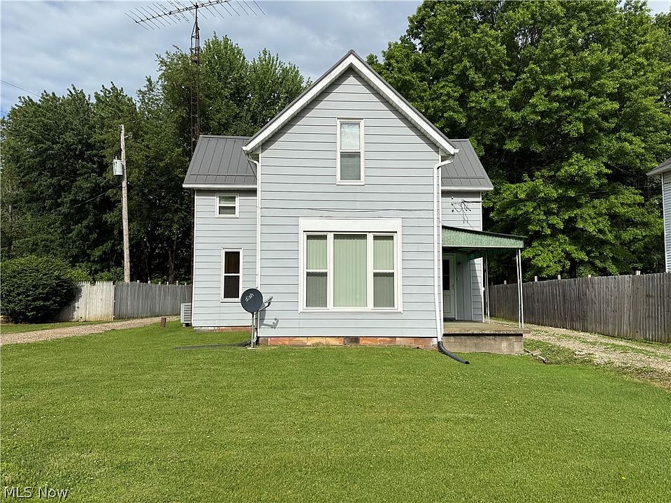 1st image of 61148 Oakwood Rd