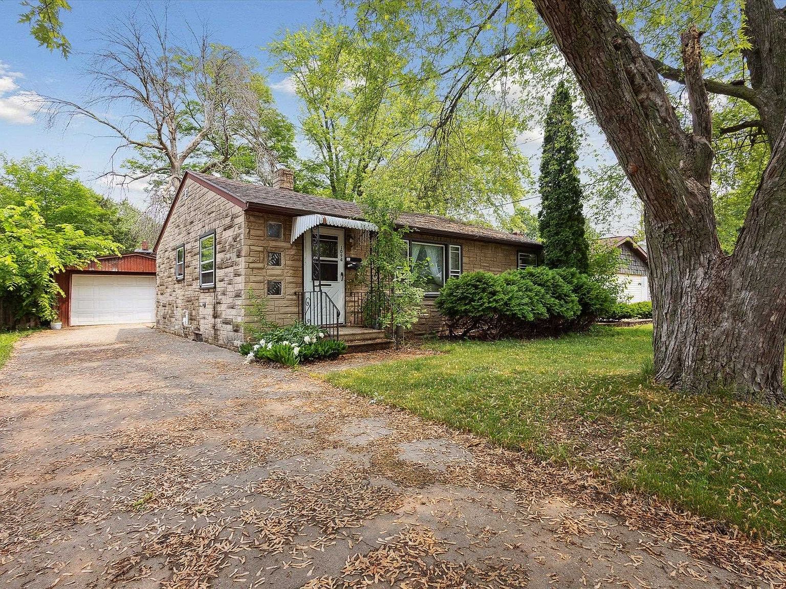 1094 6th St, Green Bay, WI 54304 Zillow