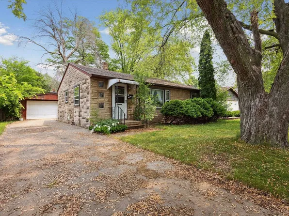 1094 6th St, Green Bay, WI 54304