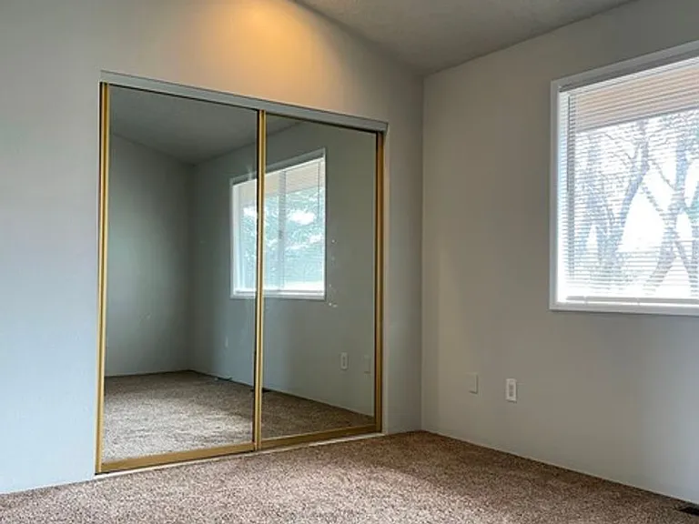 772 W Oregon Ave — Photo 10