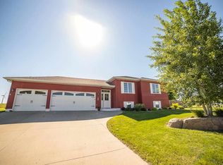 3413 Keokuk Ave, Spirit Lake, IA 51360