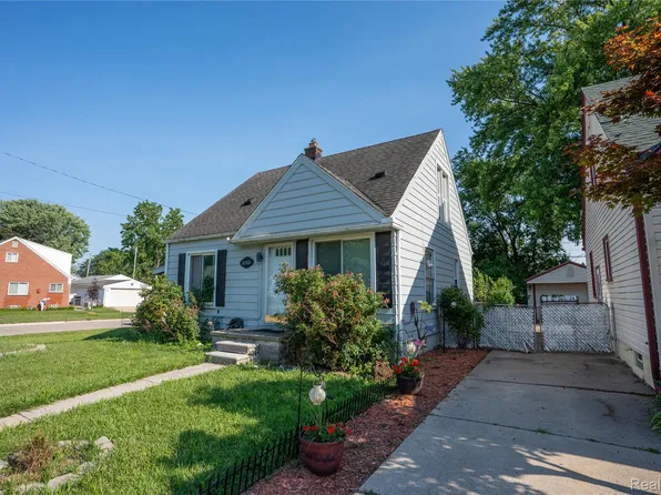 21501 Carlysle St, Dearborn, MI 48124