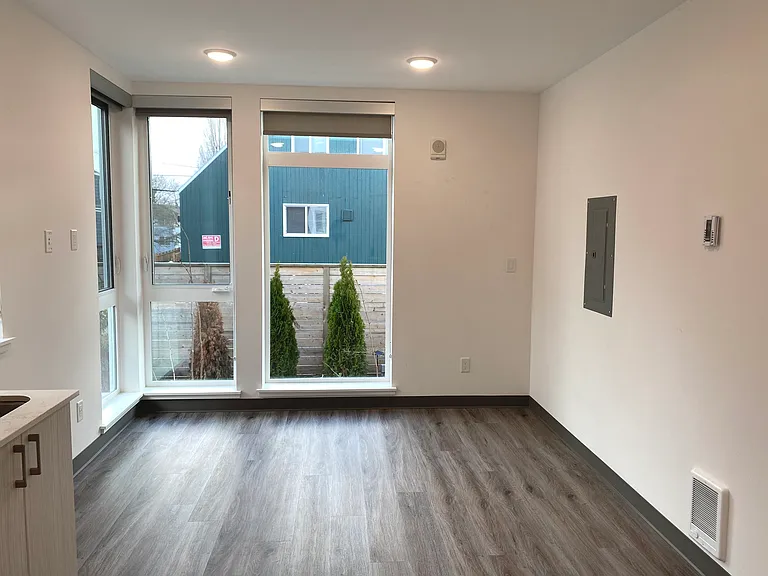 Fifty-Two Apartments — Photo 57