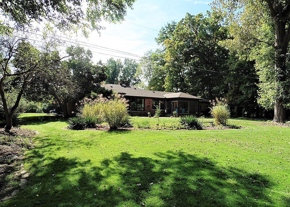 1st image of 21000 Smallwood Dr