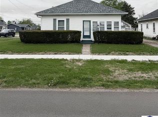 1059 N 10th St, Clinton, IN 47842