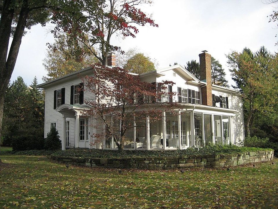 Virtual Tour: http://www.realestateshows.com/show.php?mls=basic