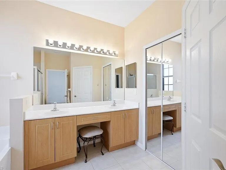 7631 Bristol Cir — Photo 21