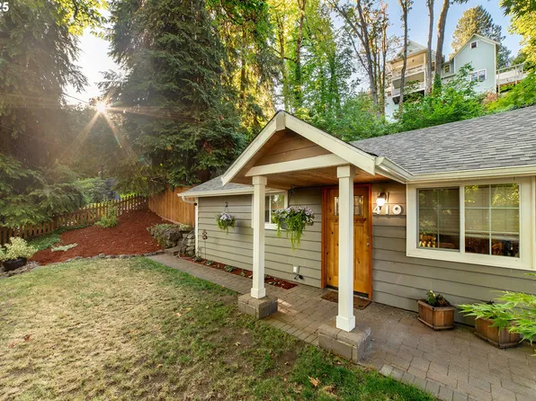 410 3rd Ave, Oregon City, OR 97045