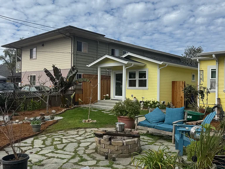 1917 Portola Dr — Photo 2