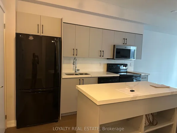 126 Simcoe St, Toronto, ON