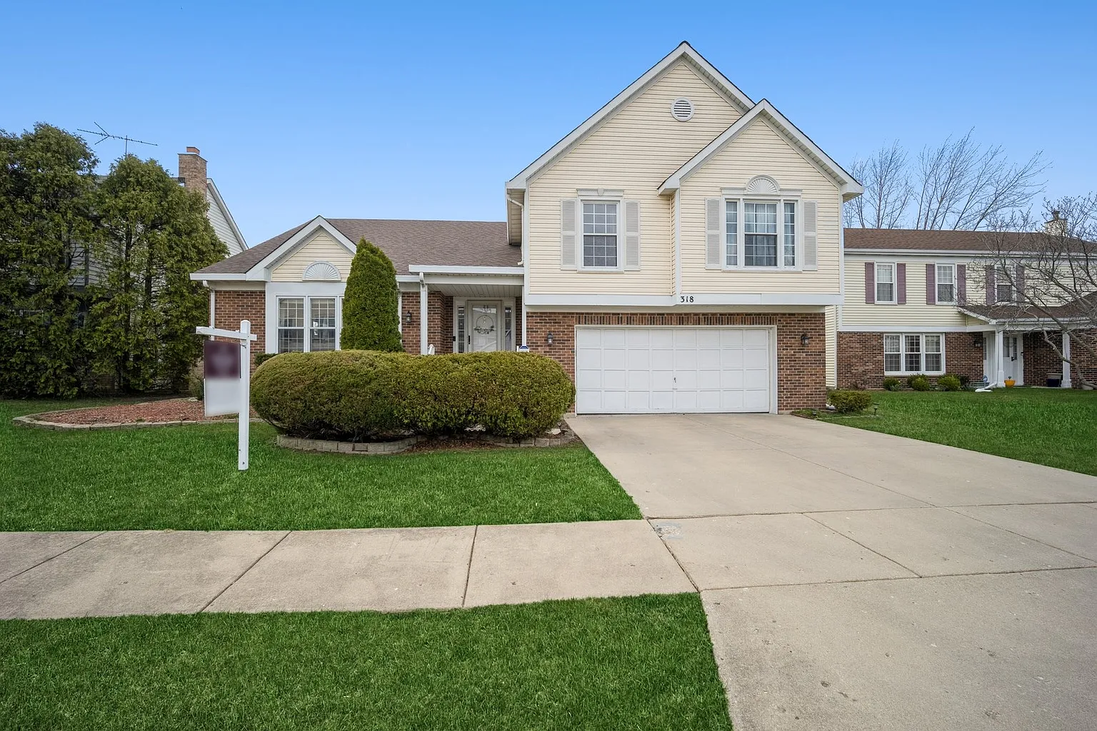 318 E Fox Hill Dr photo 1