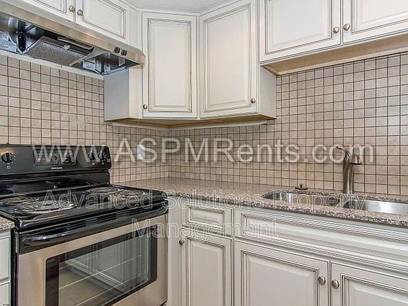 4th image of 293 E Hill Ave APT 11