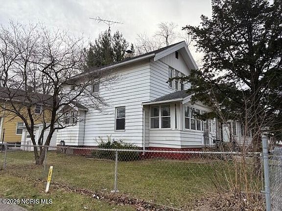 3rd image of 3726 Leybourn Ave