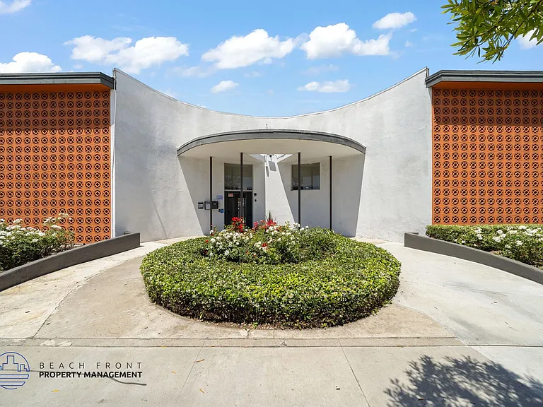 8721 Imperial Hwy. — Photo 75