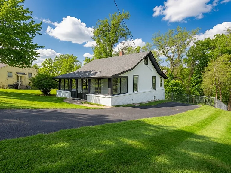 257 Gordon Pl — Photo 29