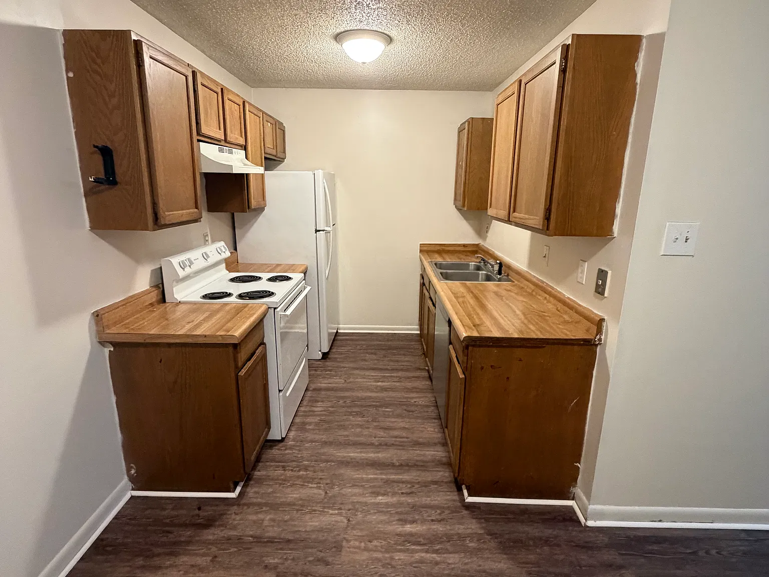 2 bed, 1.5 bath, $700 — Photo 1