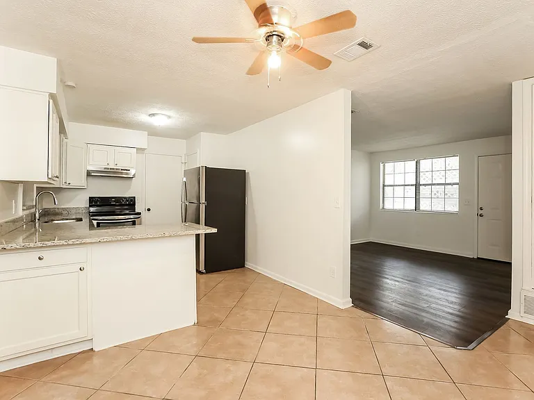 6139 Deepwood Dr E — Photo 4