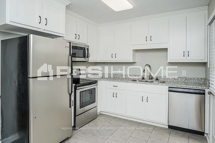 126 Greenwood Cir — Photo 2