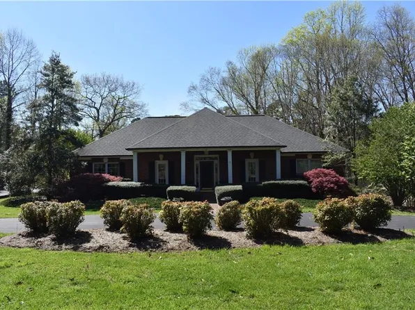 271 Cedar Creek Dr, State Road, NC 28676