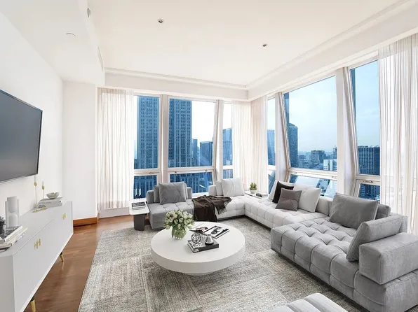 400 Fifth Avenue 39FGH image 2 of 9