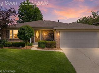 42505 Saltz Rd, Canton, MI 48187
