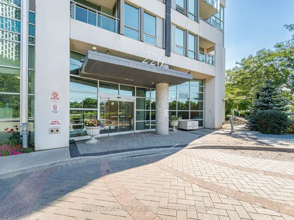 220 Burnhamthorpe Rd W Unit 305, Mississauga, ON L5B 4N4