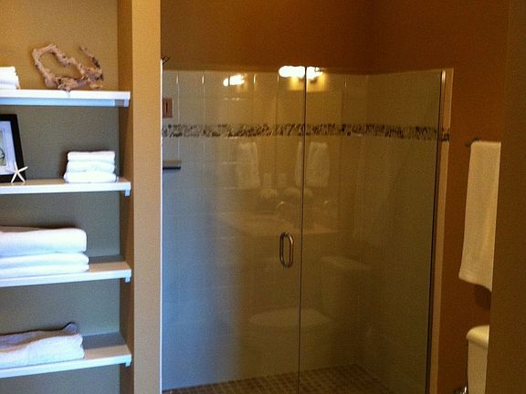 4th image of 1010 16th Ave S #405