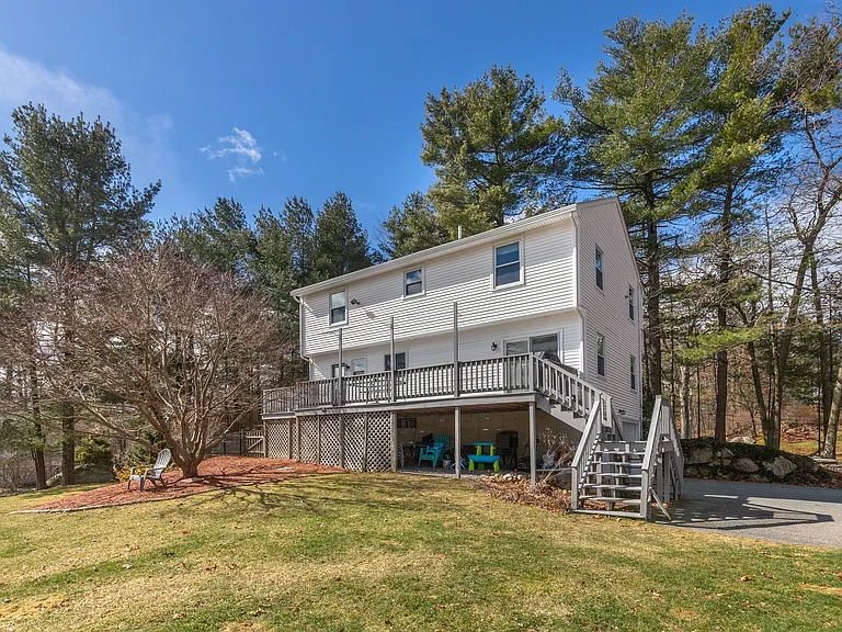 29 Trifiro Rd — Photo 4