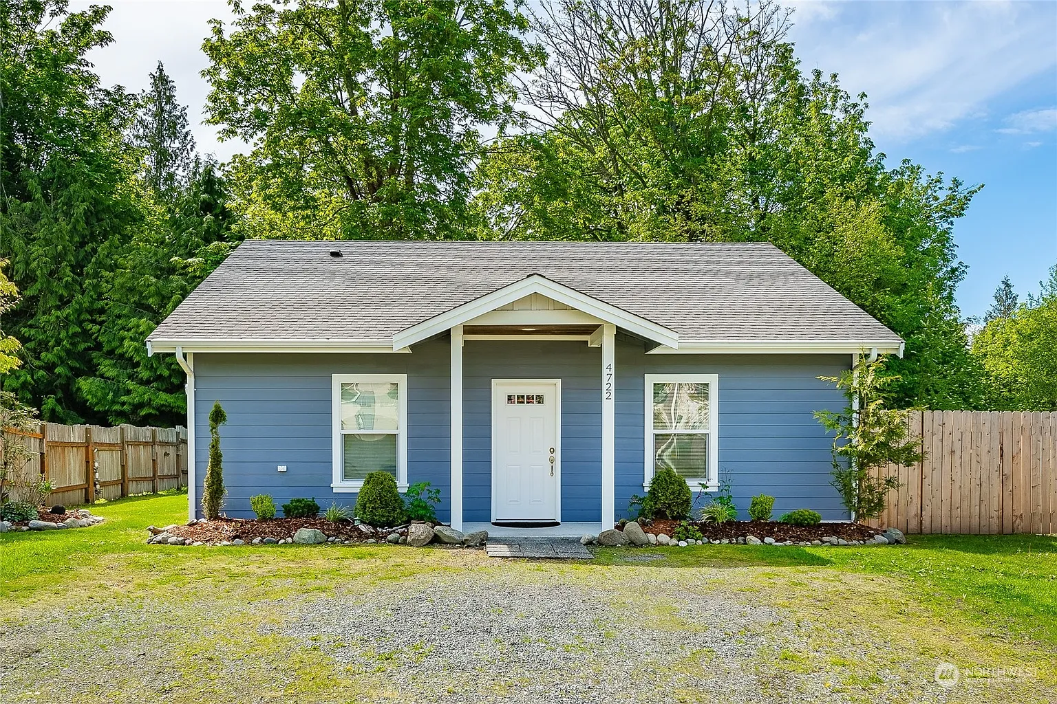 4722 Neptune Circle photo 1