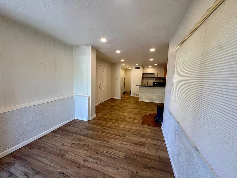 709 Madison St NE — Photo 3