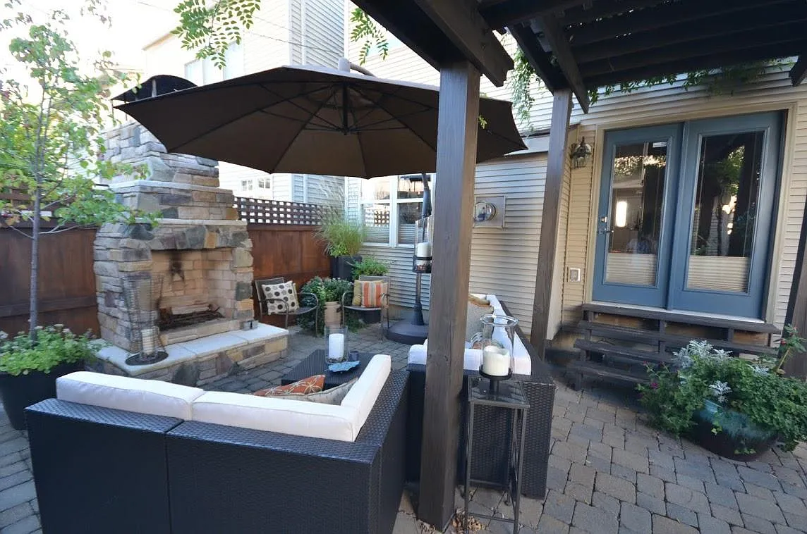 2 bed, 2.5 bath, 1800 sqft, $2,700 — Photo 1