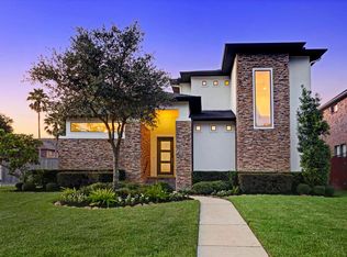 4050 Underwood St, Houston, TX 77025