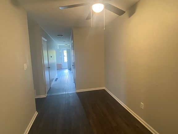 5th image of 3600 Laredo Dr #B